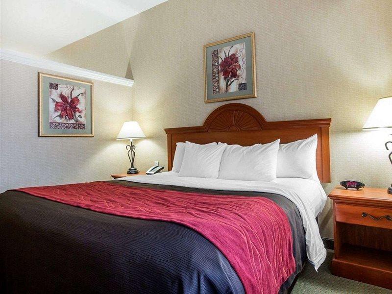 Comfort Inn & Suites Adj To Akwesasne Mohawk Casino Hogansburg Eksteriør billede