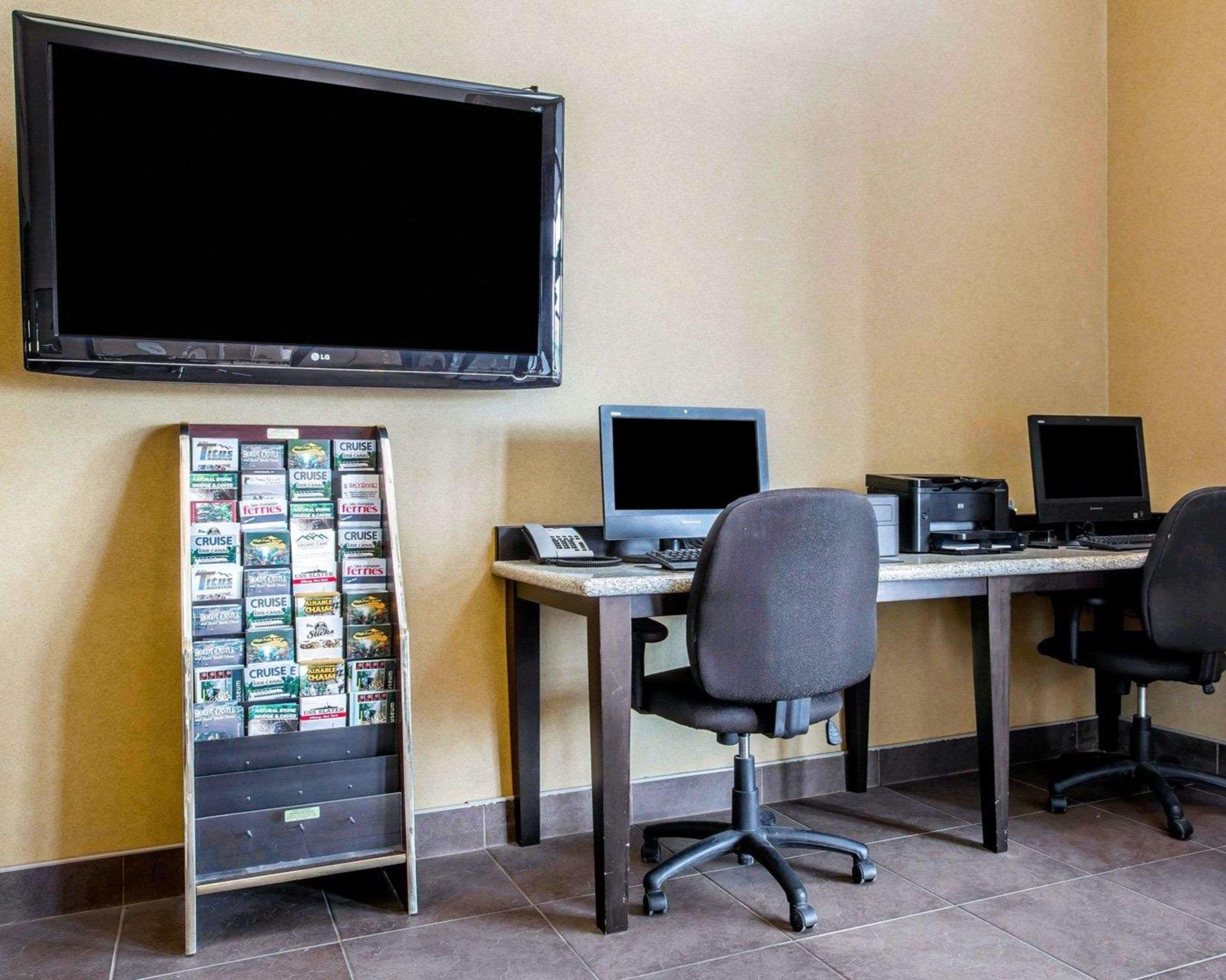 Comfort Inn & Suites Adj To Akwesasne Mohawk Casino Hogansburg Eksteriør billede