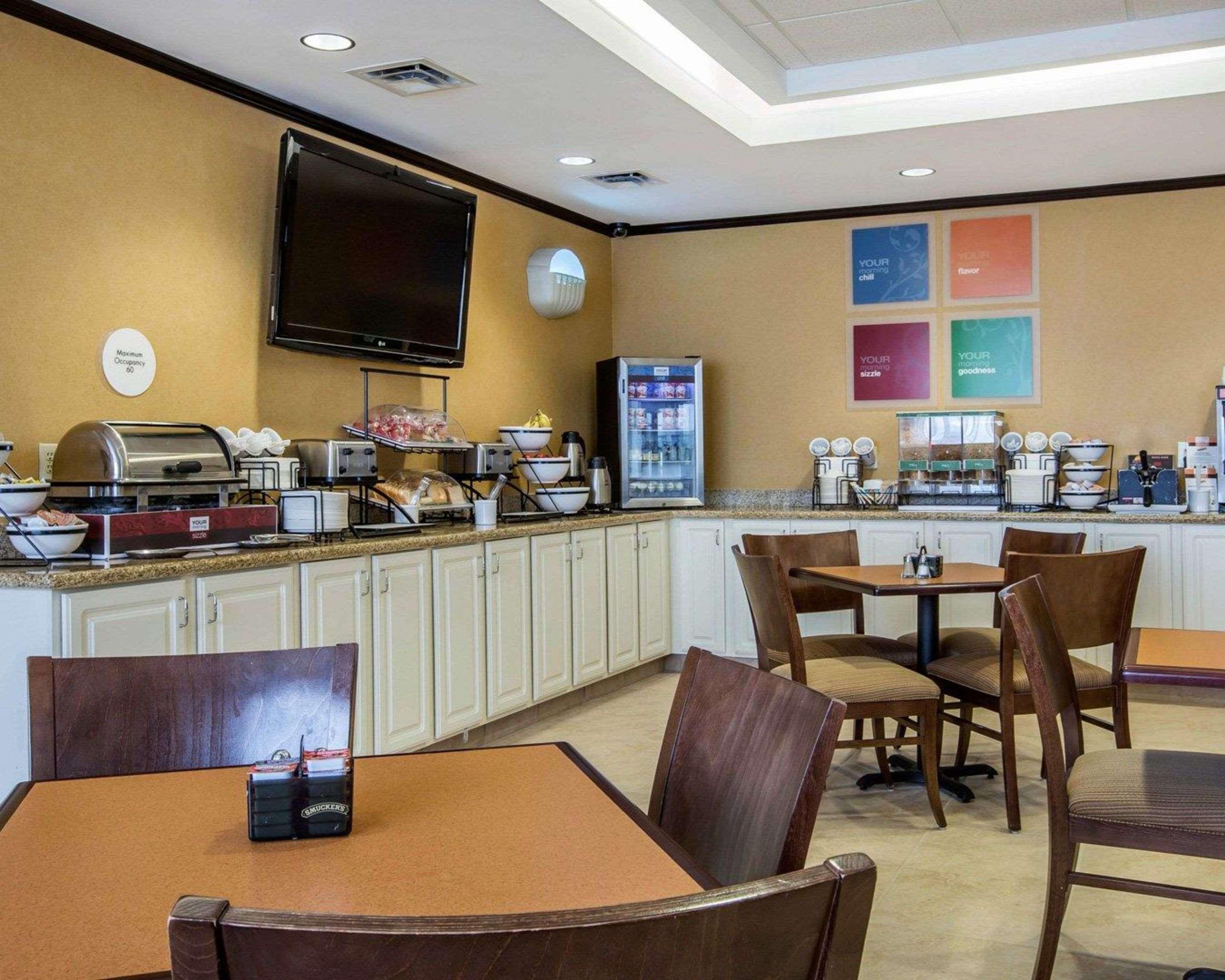 Comfort Inn & Suites Adj To Akwesasne Mohawk Casino Hogansburg Eksteriør billede